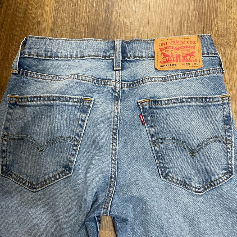 Levi's Light Wash High Rise Skinny Taper Jeans